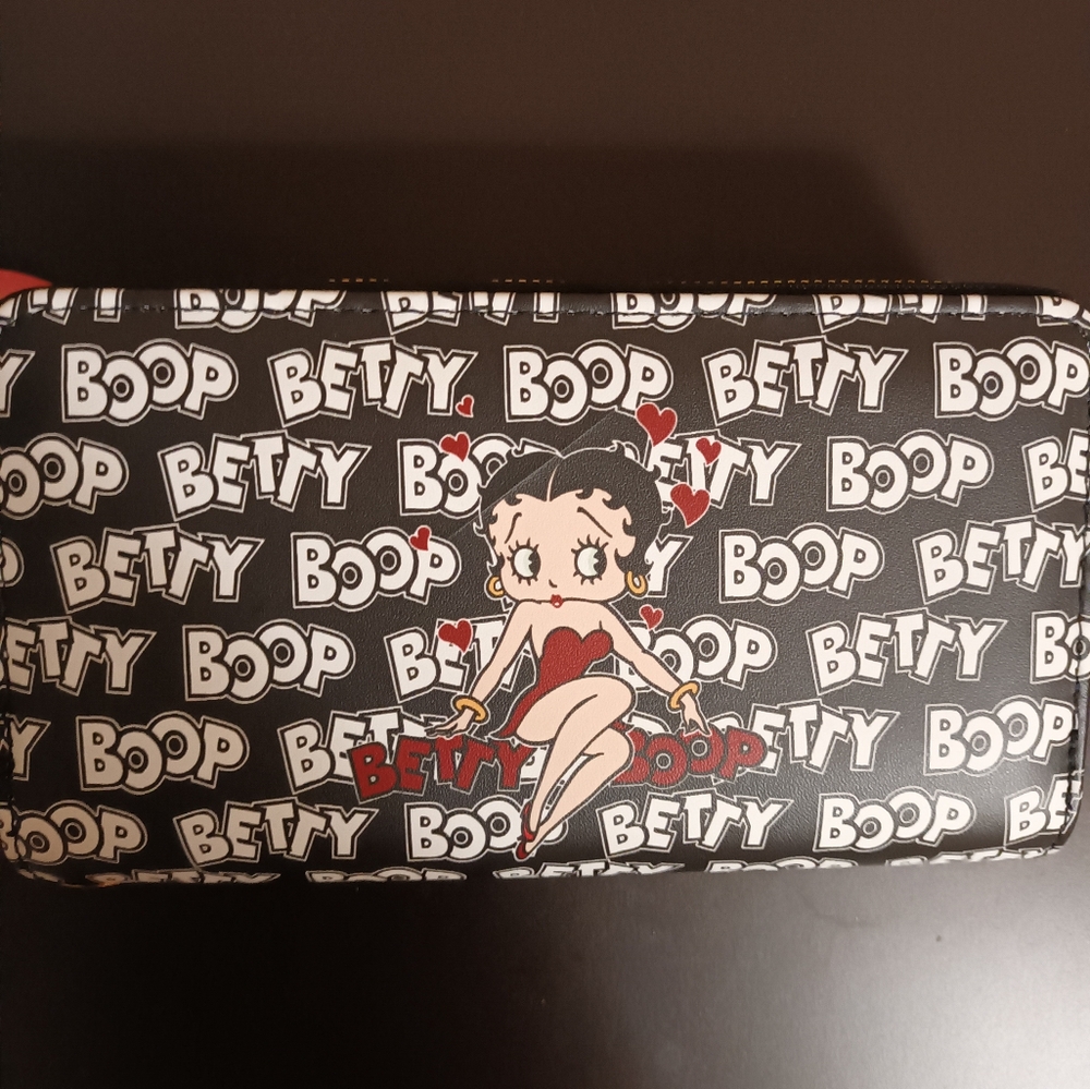 NWT Betty Boop Lovers Wallet
